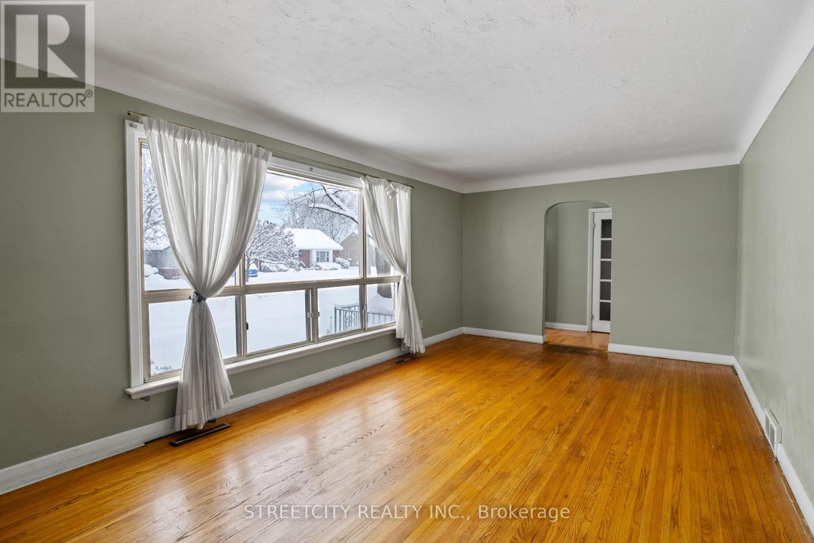 711 Victoria Street, London East, Ontario  N5Y 4C5 - Photo 5 - X12204675