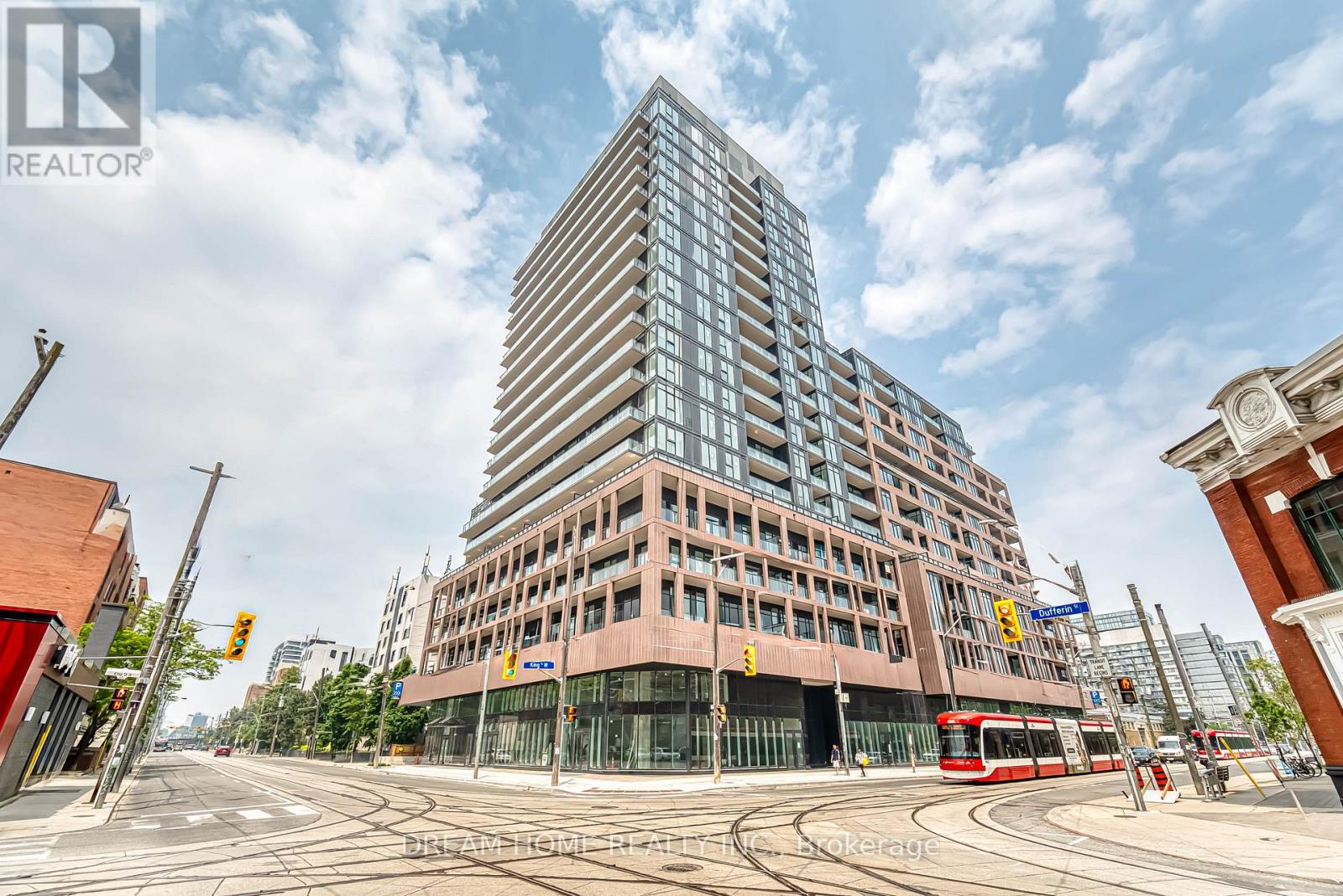 705 - 285 DUFFERIN STREET, Toronto, Ontario