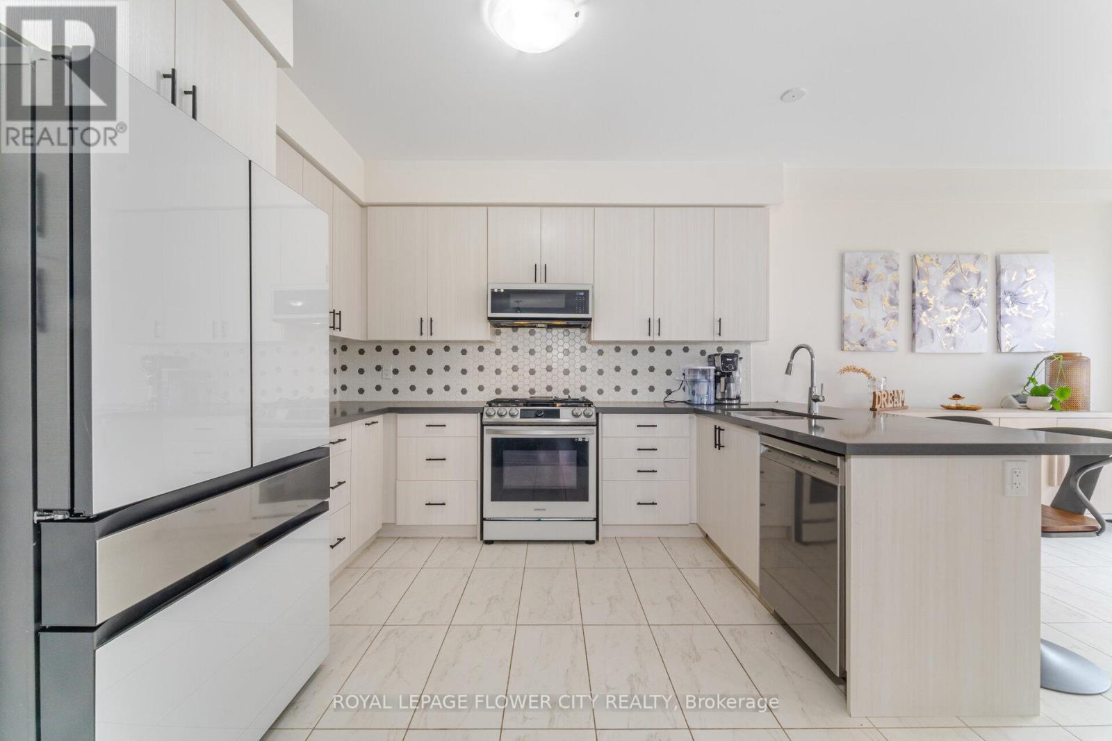 24 Vincena Road, Caledon, Ontario  L7C 4M3 - Photo 15 - W12201388