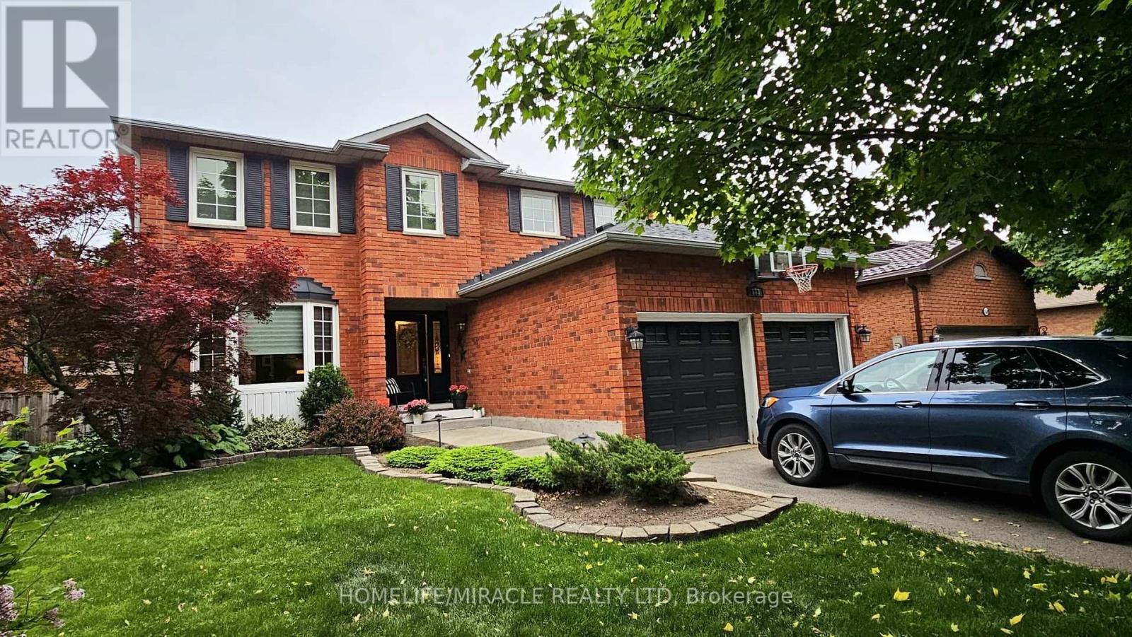 173 Warner Drive, Oakville, Ontario  L6L 6E3 - Photo 2 - W12203387