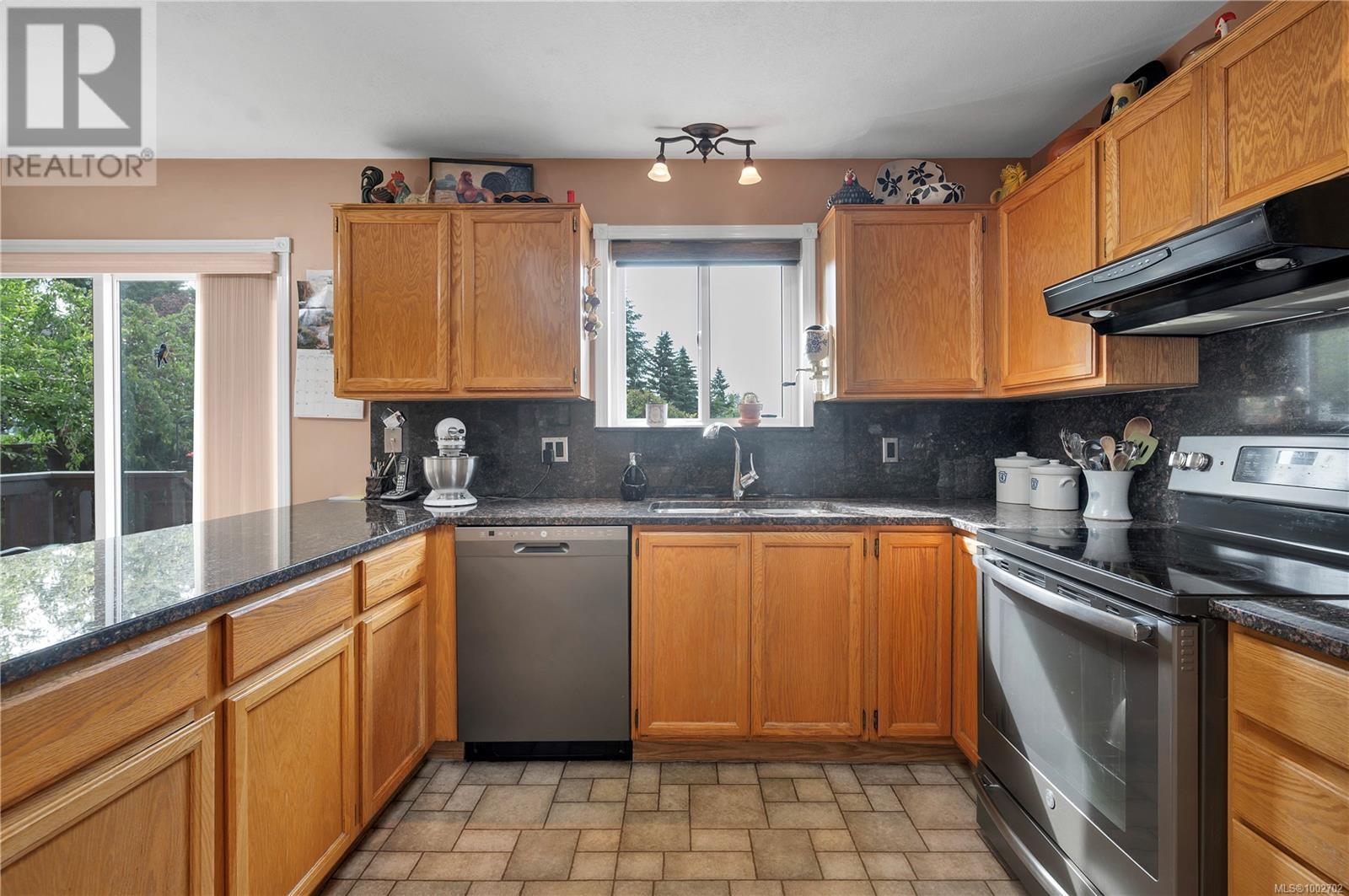 Property at 679 Eland Dr image 3