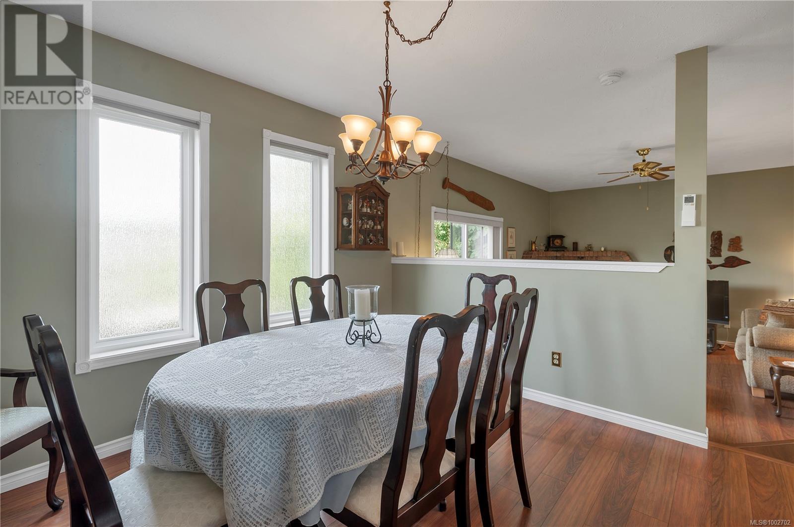 Property at 679 Eland Dr image 5