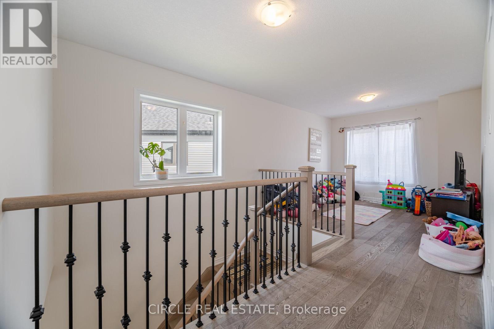 7 Bee Crescent, Brantford, Ontario  N3T 0V7 - Photo 25 - X12204582
