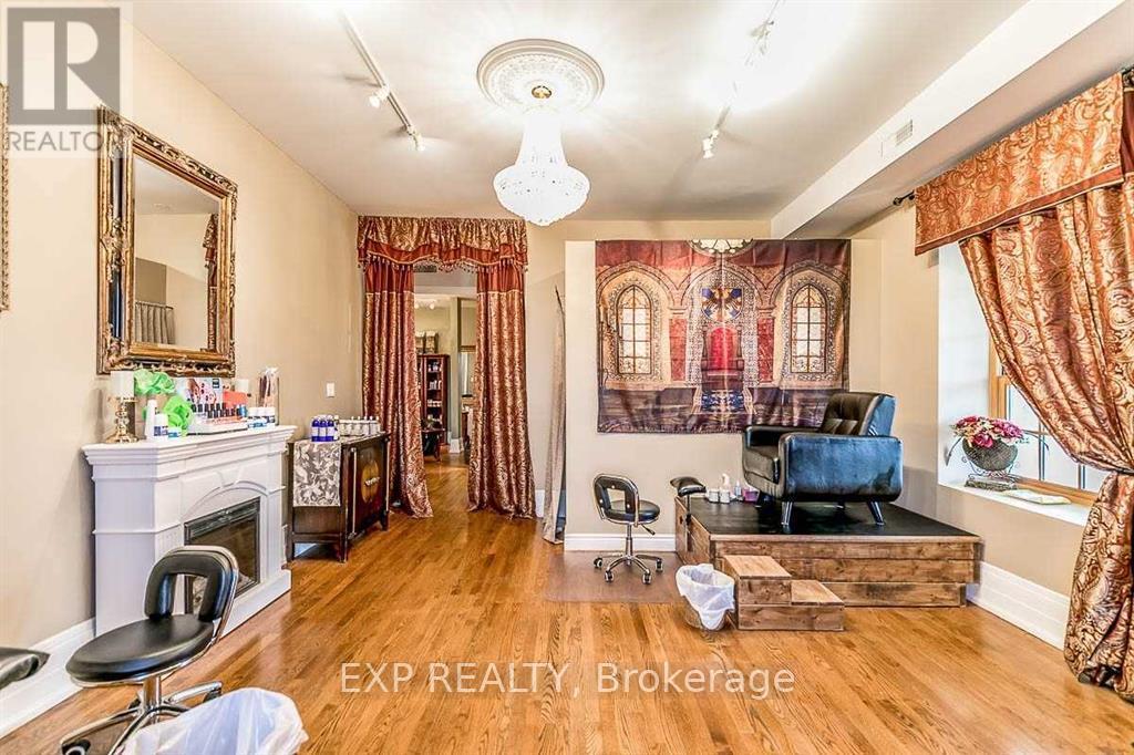 83 Dawson Manor Boulevard, Newmarket, Ontario  L3X 2H5 - Photo 10 - N12193512