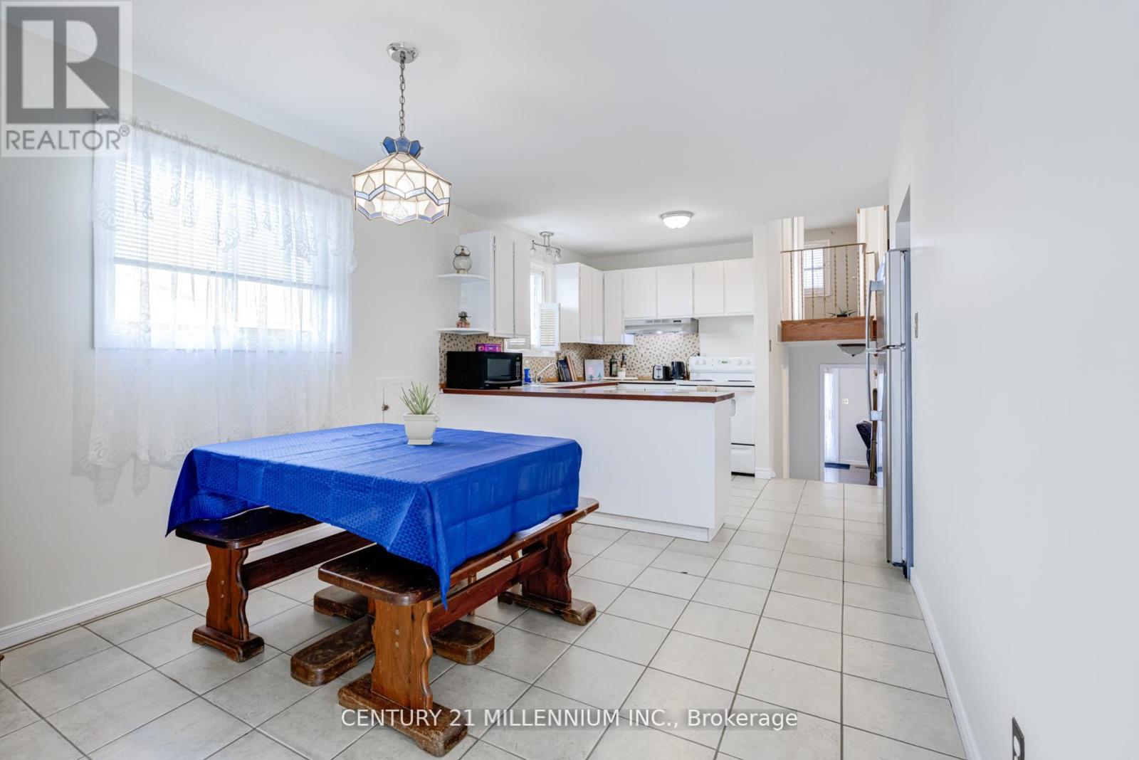 12 Parkend Avenue, Brampton, Ontario  L6Y 1B2 - Photo 12 - W12204645