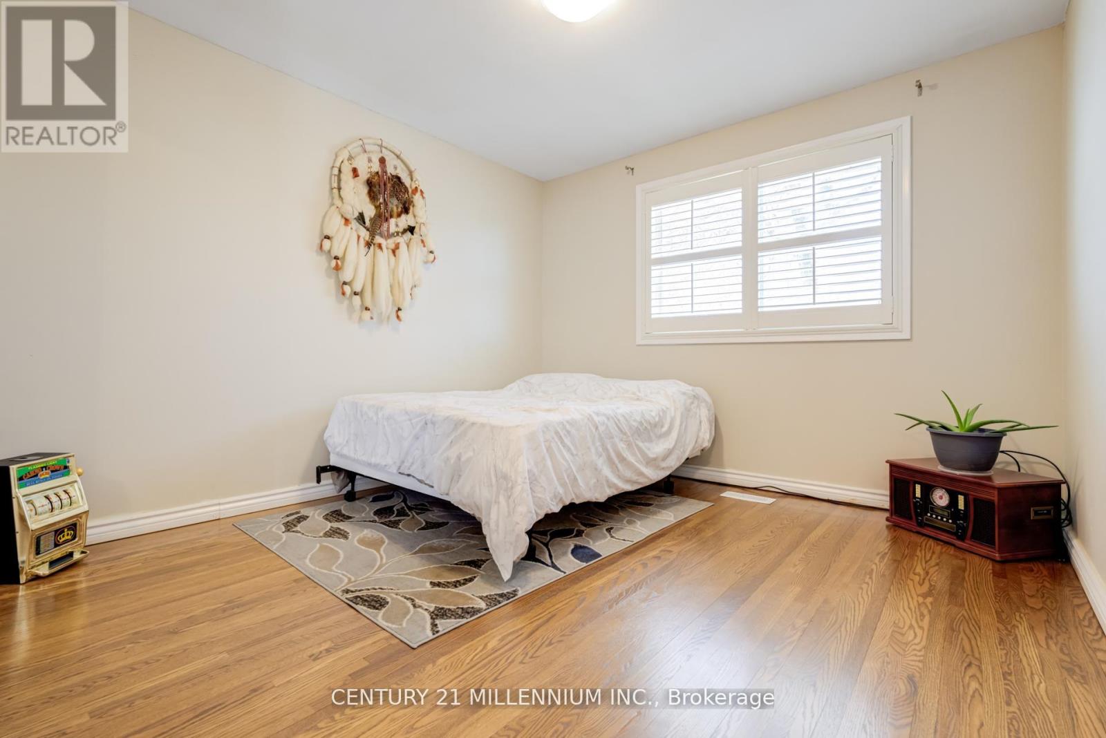12 Parkend Avenue, Brampton, Ontario  L6Y 1B2 - Photo 16 - W12204645