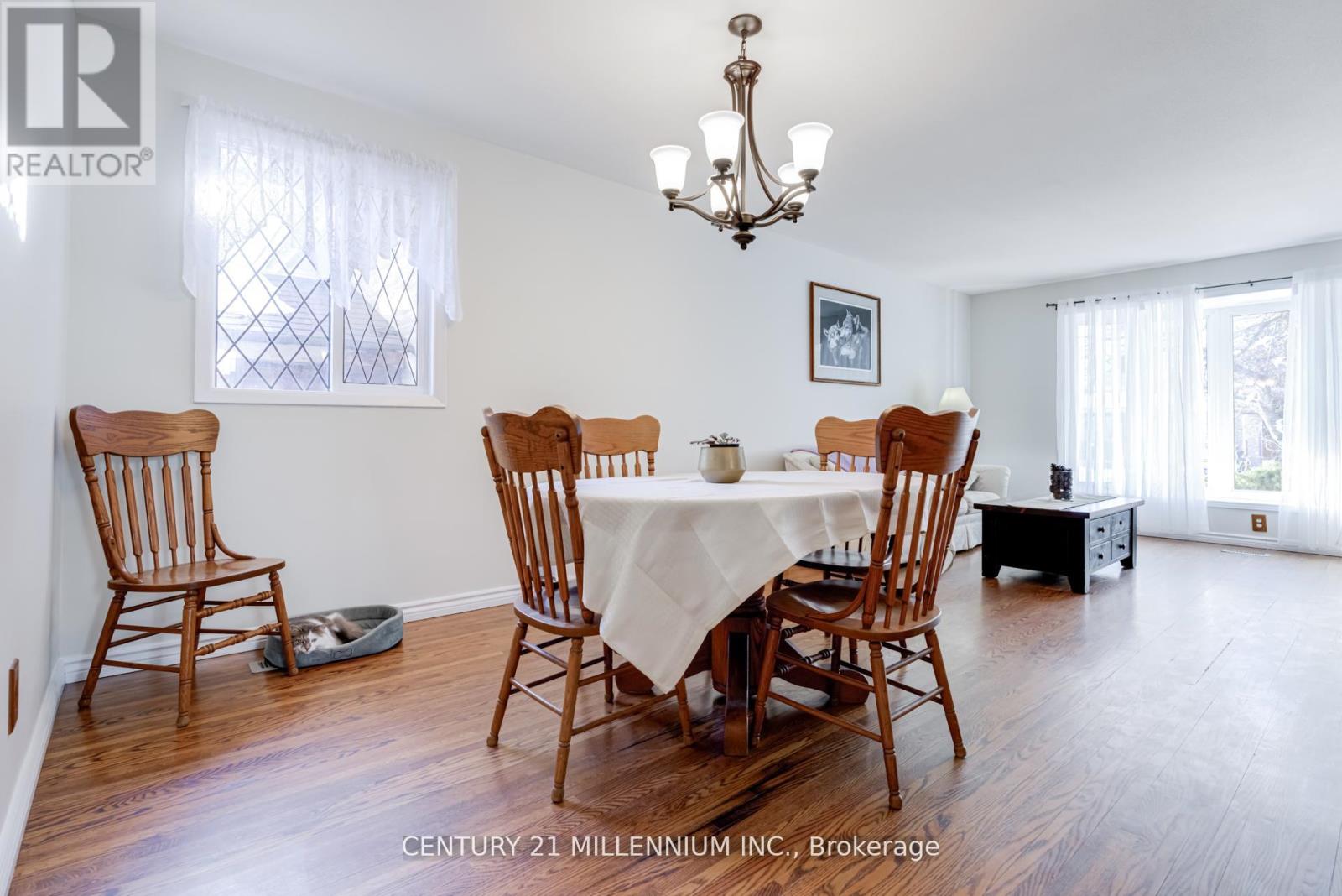 12 Parkend Avenue, Brampton, Ontario  L6Y 1B2 - Photo 9 - W12204645
