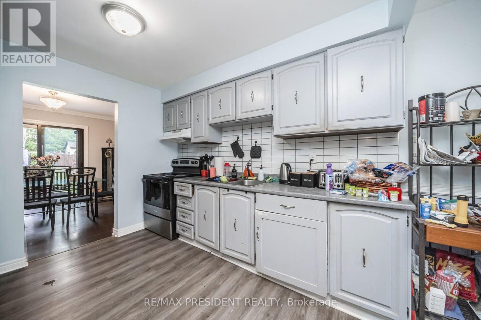 2197 Leominster Drive, Burlington, Ontario  L7P 3W8 - Photo 12 - W12204663