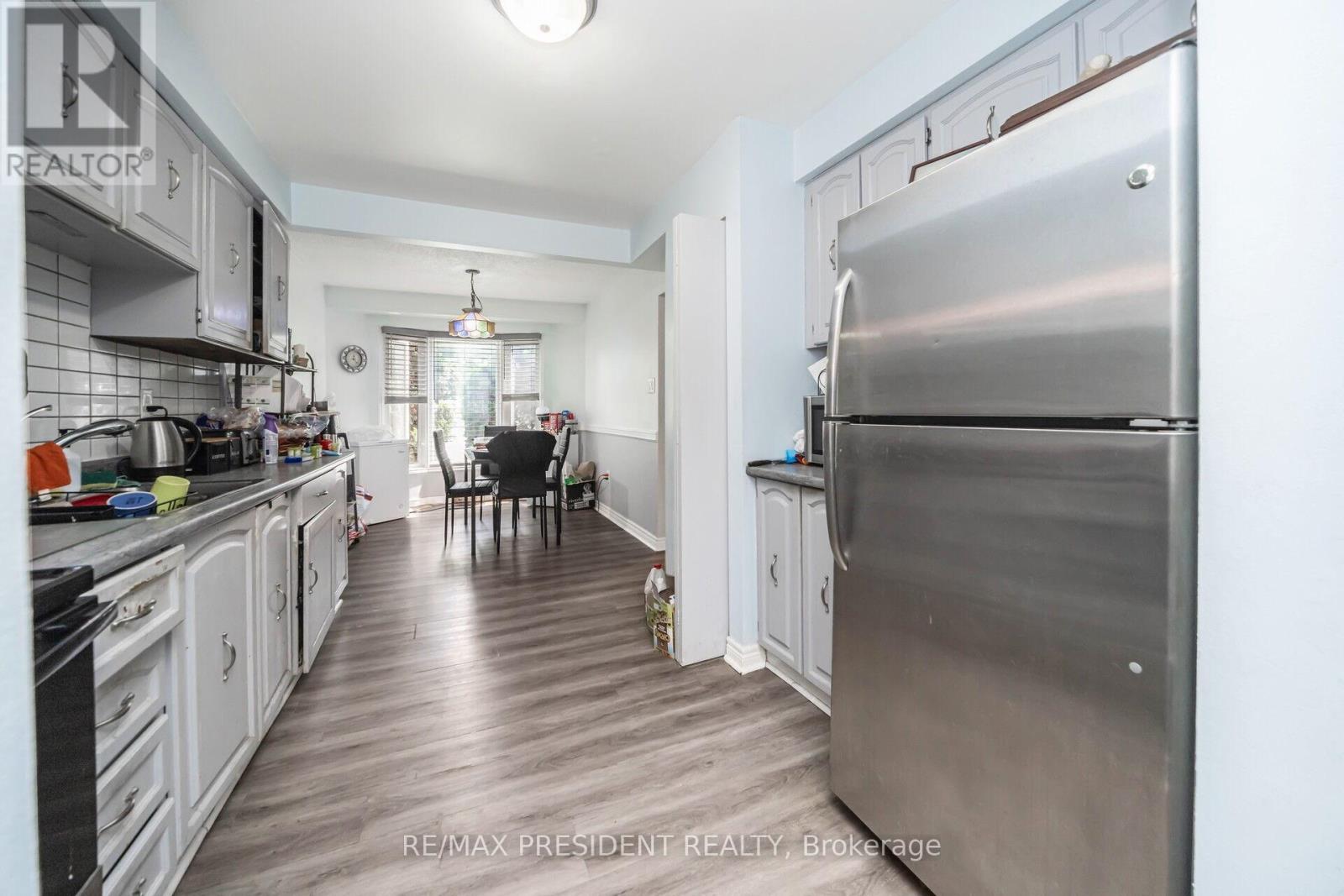2197 Leominster Drive, Burlington, Ontario  L7P 3W8 - Photo 14 - W12204663