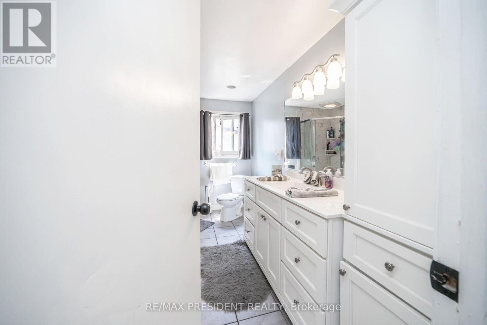 2197 Leominster Drive, Burlington, Ontario  L7P 3W8 - Photo 26 - W12204663