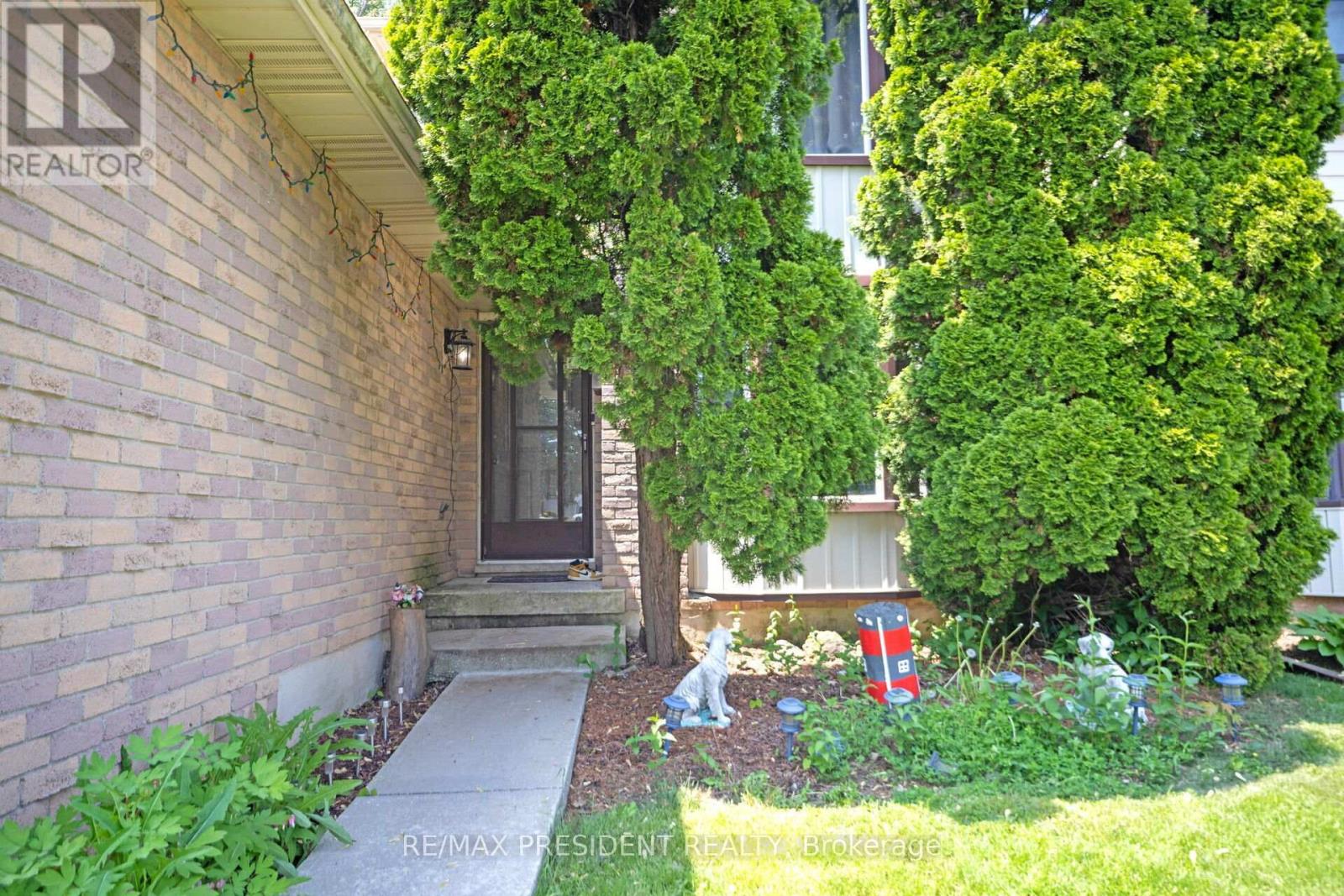 2197 Leominster Drive, Burlington (Brant Hills), Ontario  L7P 3W8 - Photo 4 - W12204663