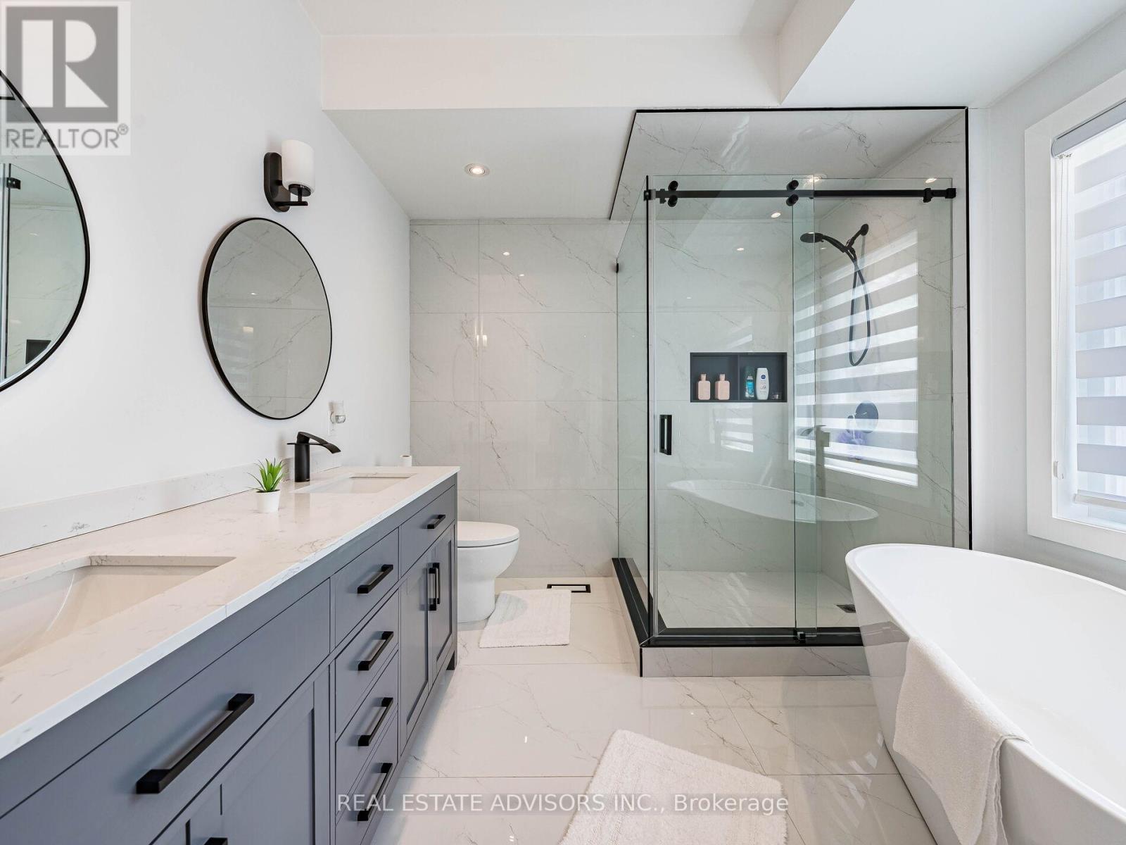29 Ranwood Drive, Toronto, Ontario  M9N 3G2 - Photo 21 - W12204666