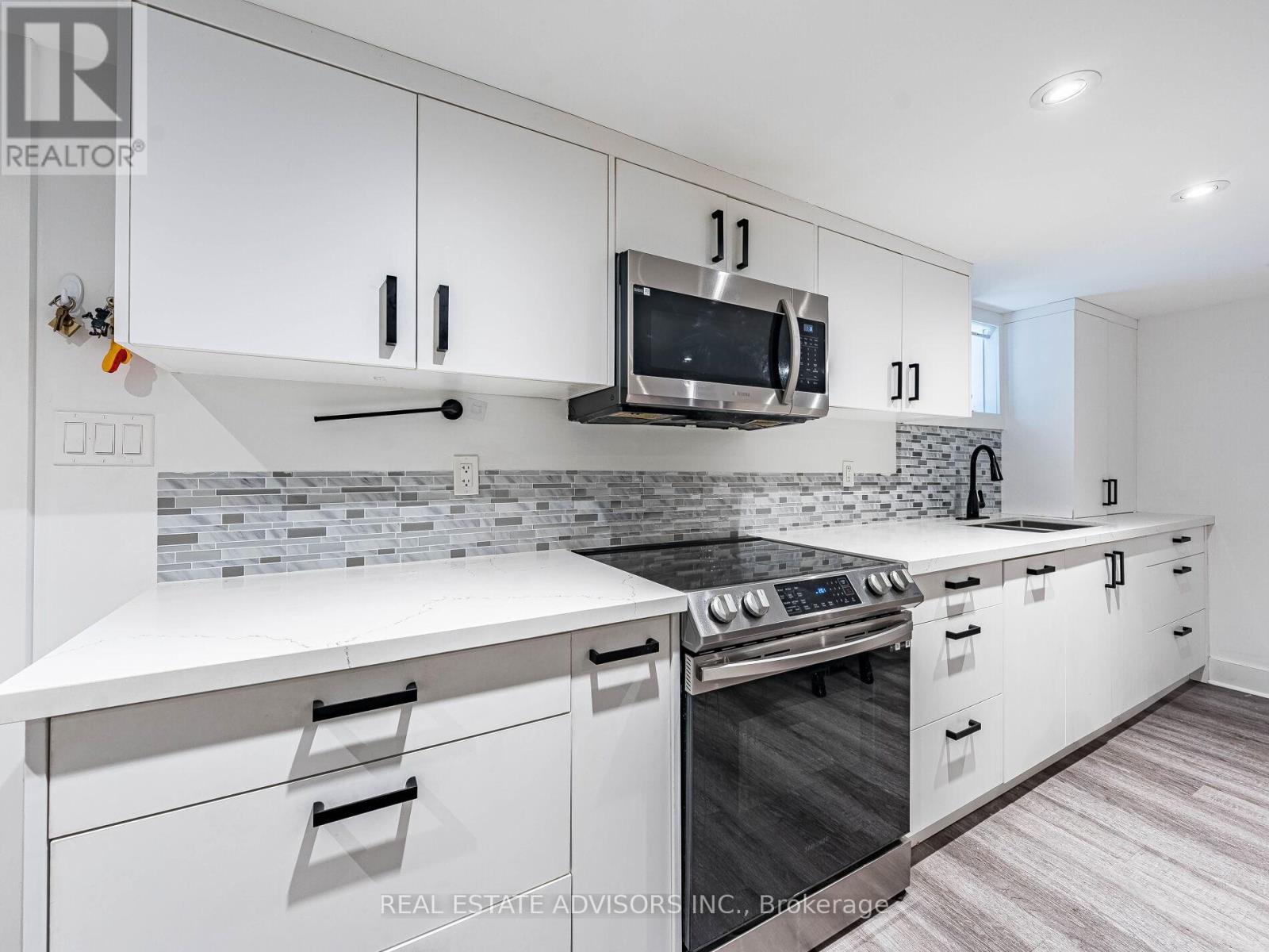 29 Ranwood Drive, Toronto, Ontario  M9N 3G2 - Photo 24 - W12204666