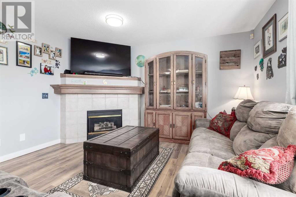 18 Big Springs Hill Se, Airdrie, Alberta  T4A 1M9 - Photo 3 - A2217876
