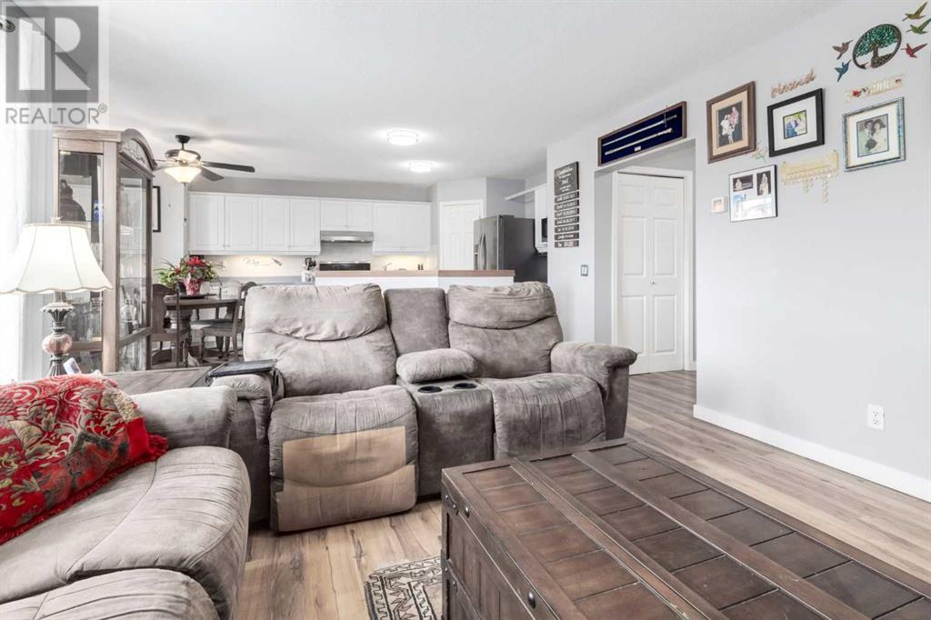 18 Big Springs Hill Se, Airdrie, Alberta  T4A 1M9 - Photo 4 - A2217876