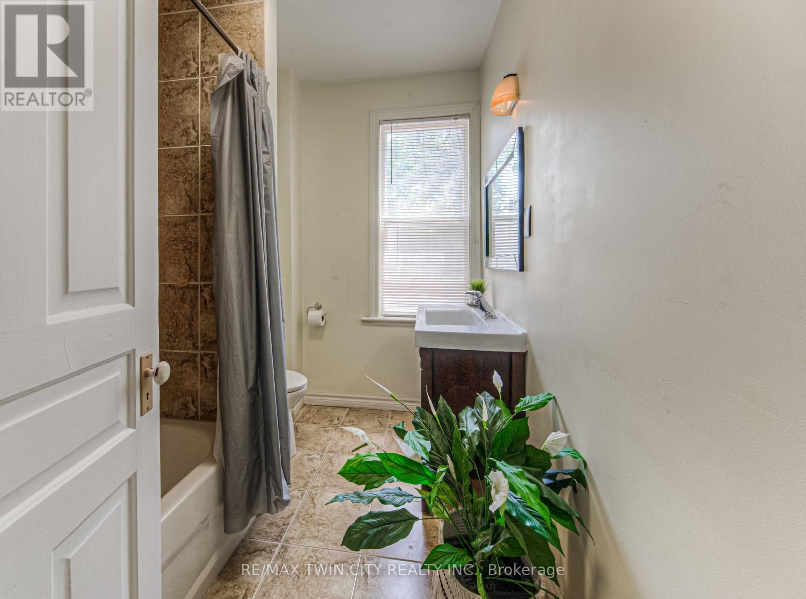45 Brubacher Street, Kitchener, Ontario  N2H 2V8 - Photo 15 - X12204673