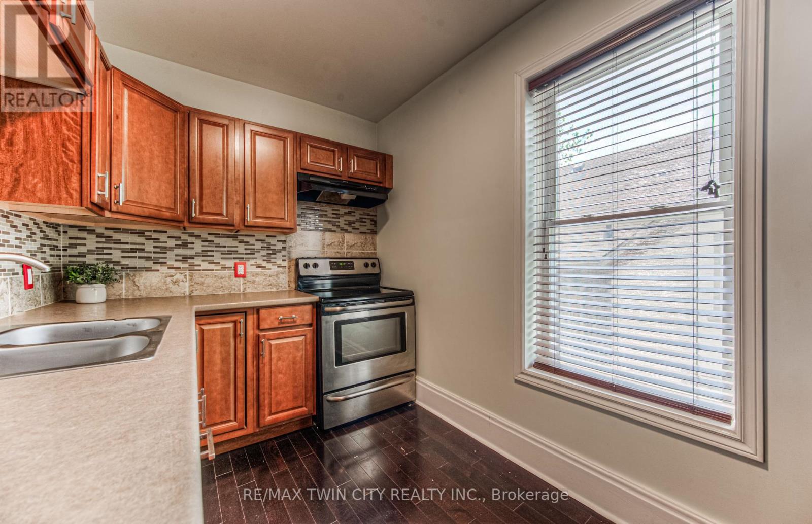 45 Brubacher Street, Kitchener, Ontario  N2H 2V8 - Photo 17 - X12204673