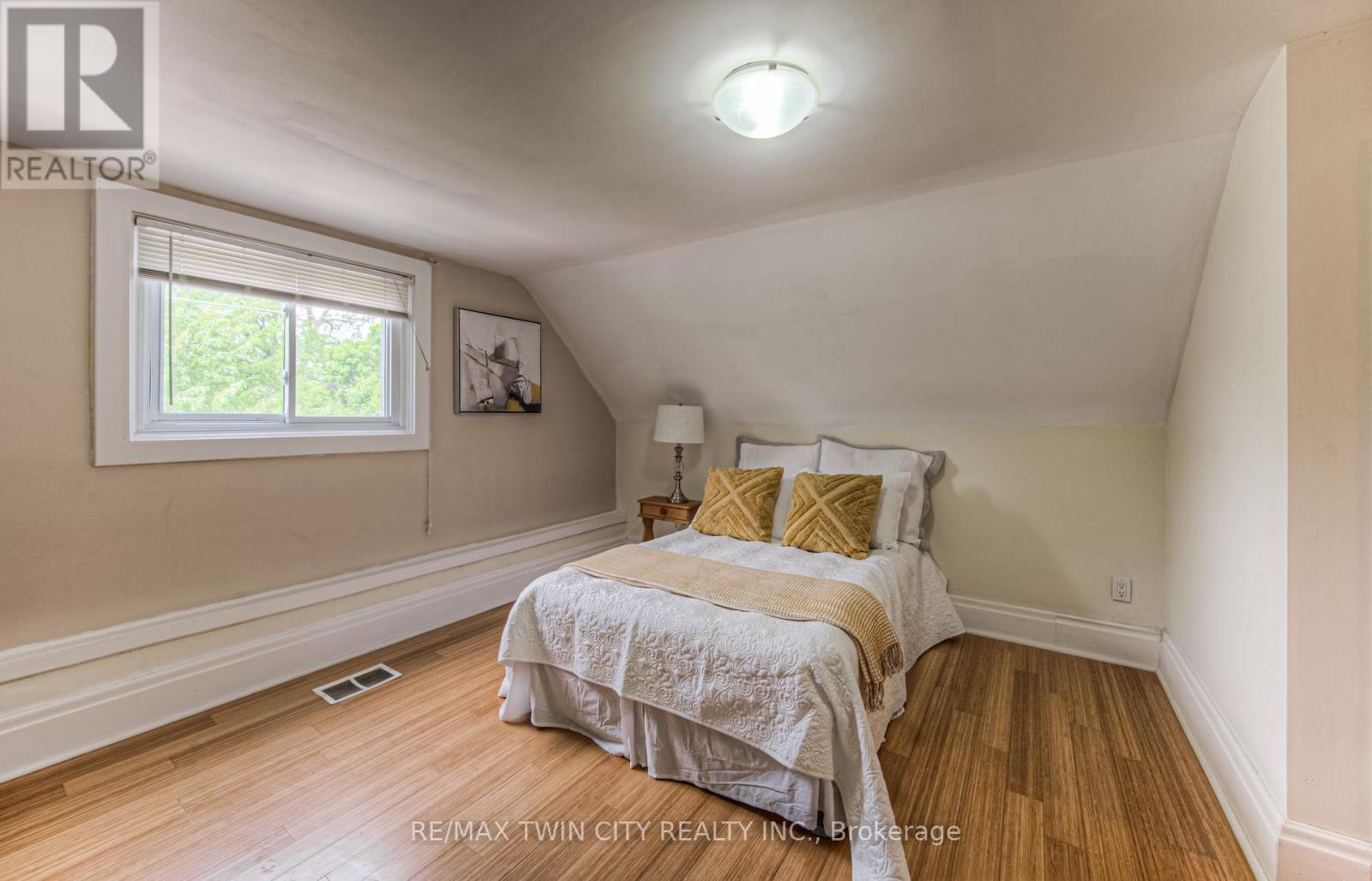 45 Brubacher Street, Kitchener, Ontario  N2H 2V8 - Photo 19 - X12204673