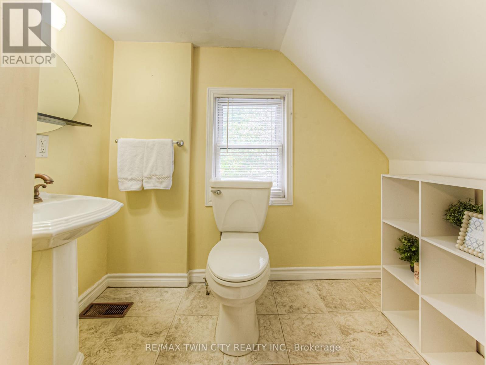 45 Brubacher Street, Kitchener, Ontario  N2H 2V8 - Photo 23 - X12204673