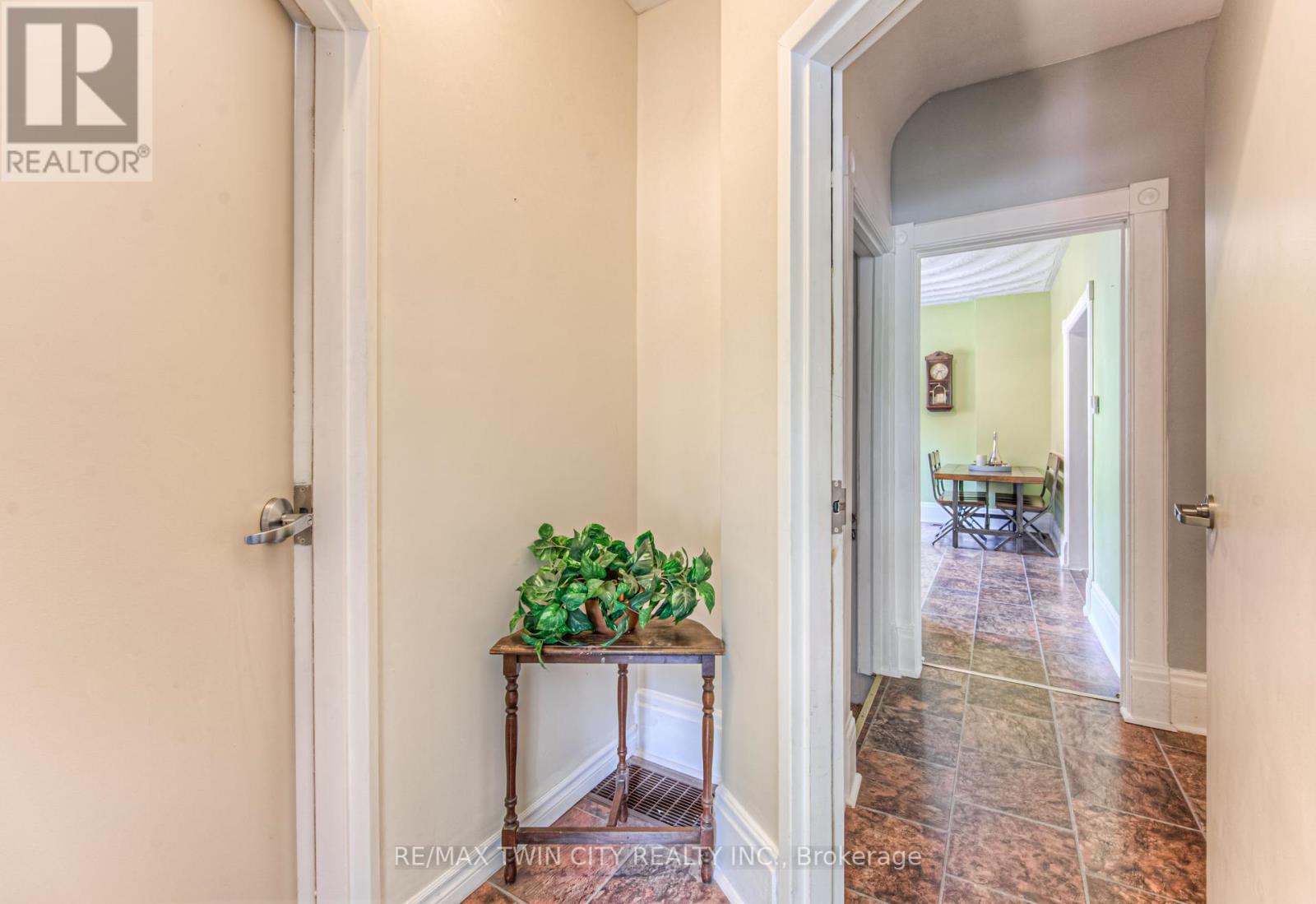 45 Brubacher Street, Kitchener, Ontario  N2H 2V8 - Photo 4 - X12204673