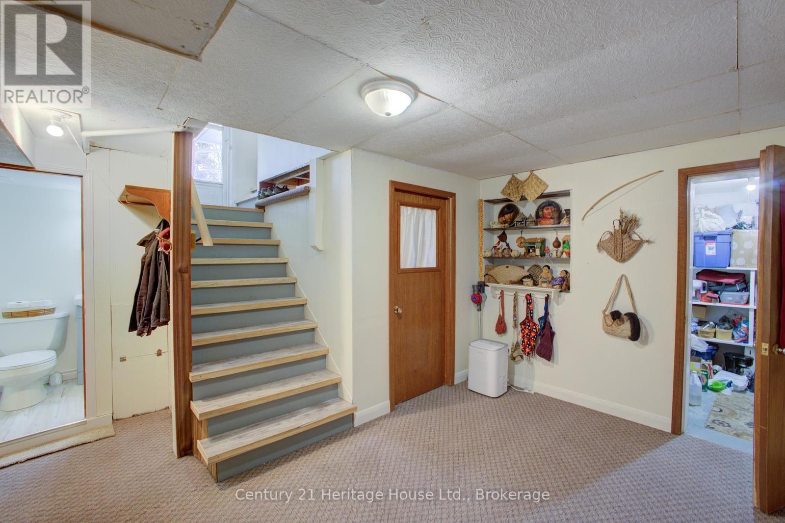 376 Lambton Street E, West Grey, Ontario  N0G 1R0 - Photo 19 - X12204692