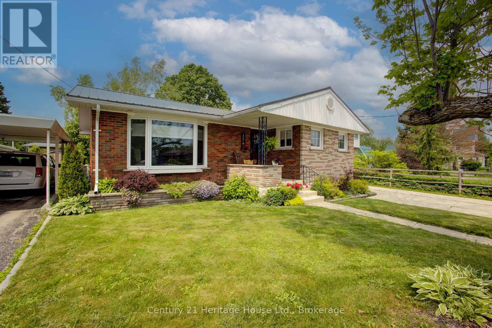 376 Lambton Street E, West Grey, Ontario  N0G 1R0 - Photo 2 - X12204692