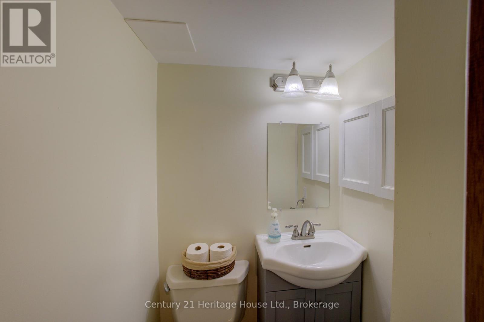 376 Lambton Street E, West Grey, Ontario  N0G 1R0 - Photo 20 - X12204692