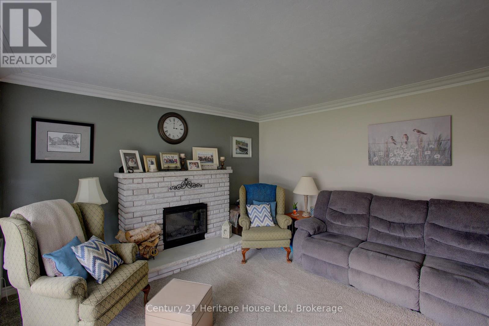 376 Lambton Street E, West Grey, Ontario  N0G 1R0 - Photo 8 - X12204692