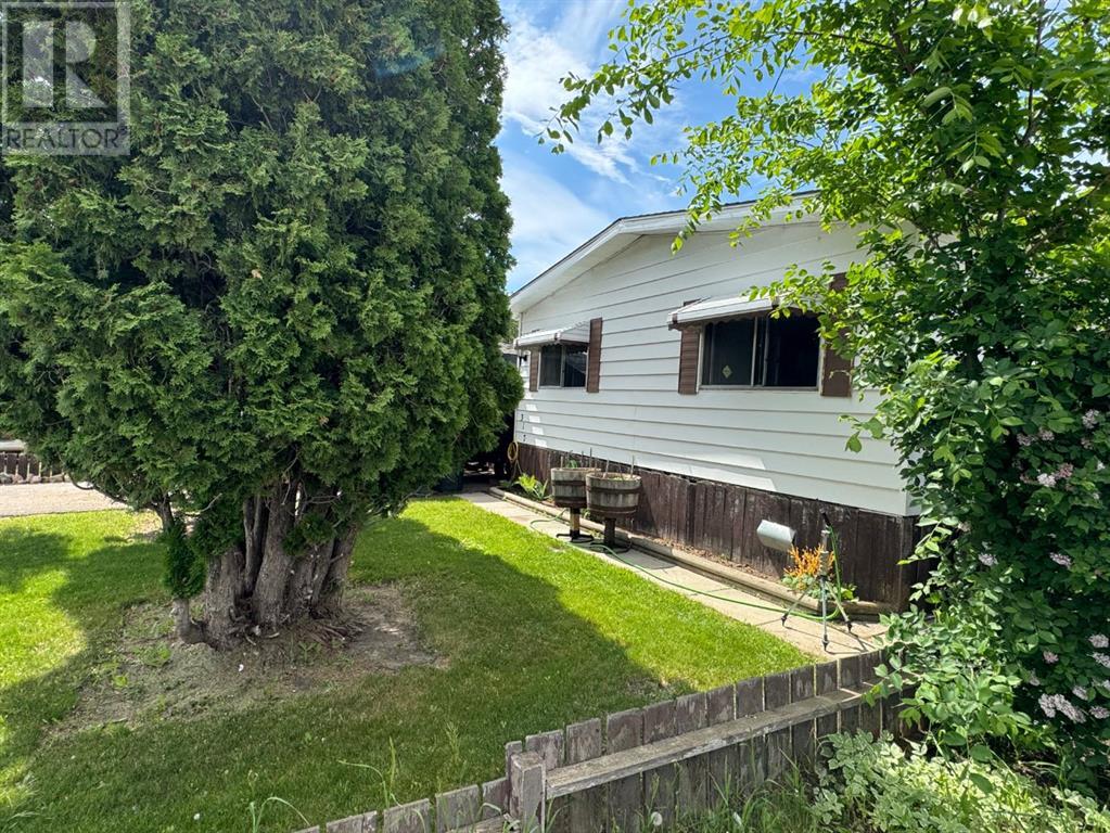 317 Fleet Street Sw, Medicine Hat, Alberta  T1A 7Z4 - Photo 1 - A2227561
