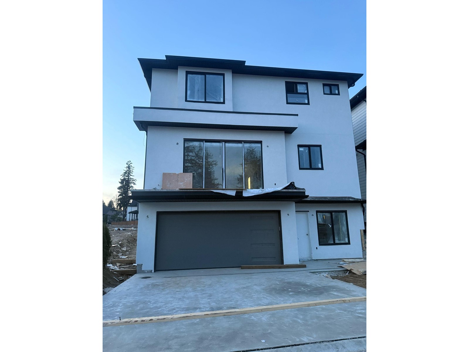 16498 20a Avenue, Surrey, British Columbia  V3Z 0X6 - Photo 1 - R3012021