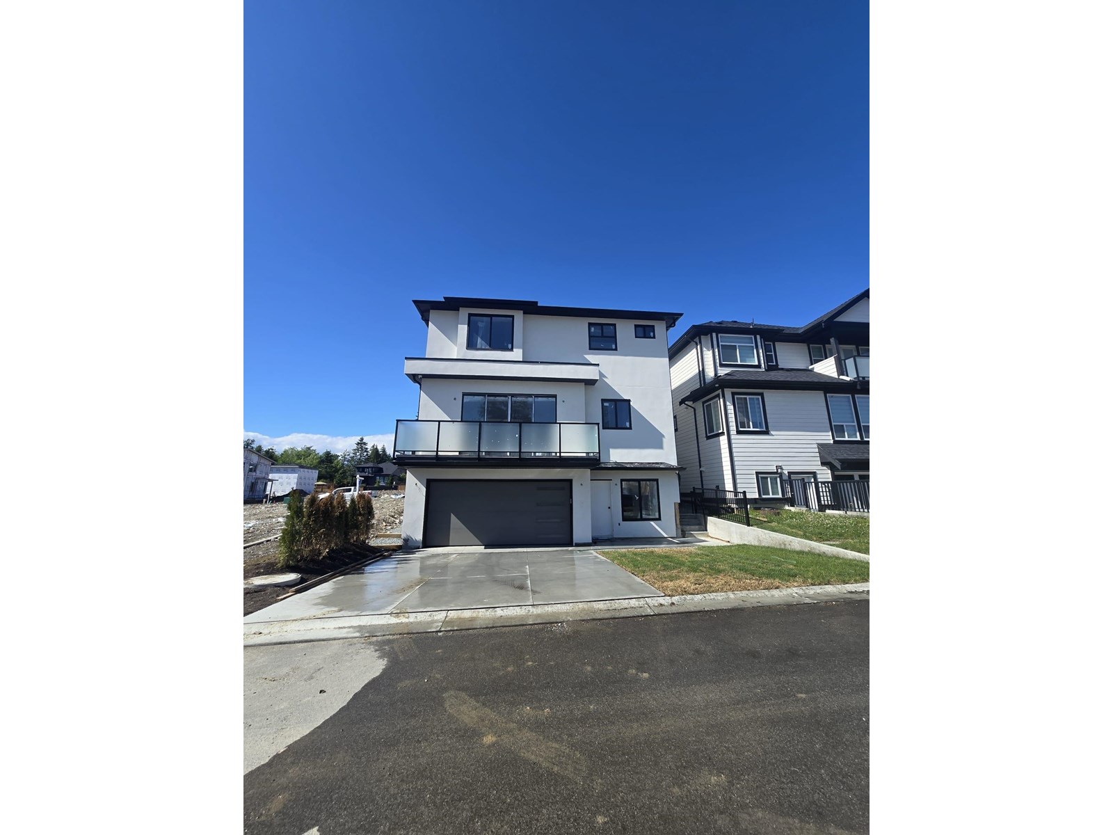 16498 20a Avenue, Surrey, British Columbia  V3Z 0X6 - Photo 9 - R3012021