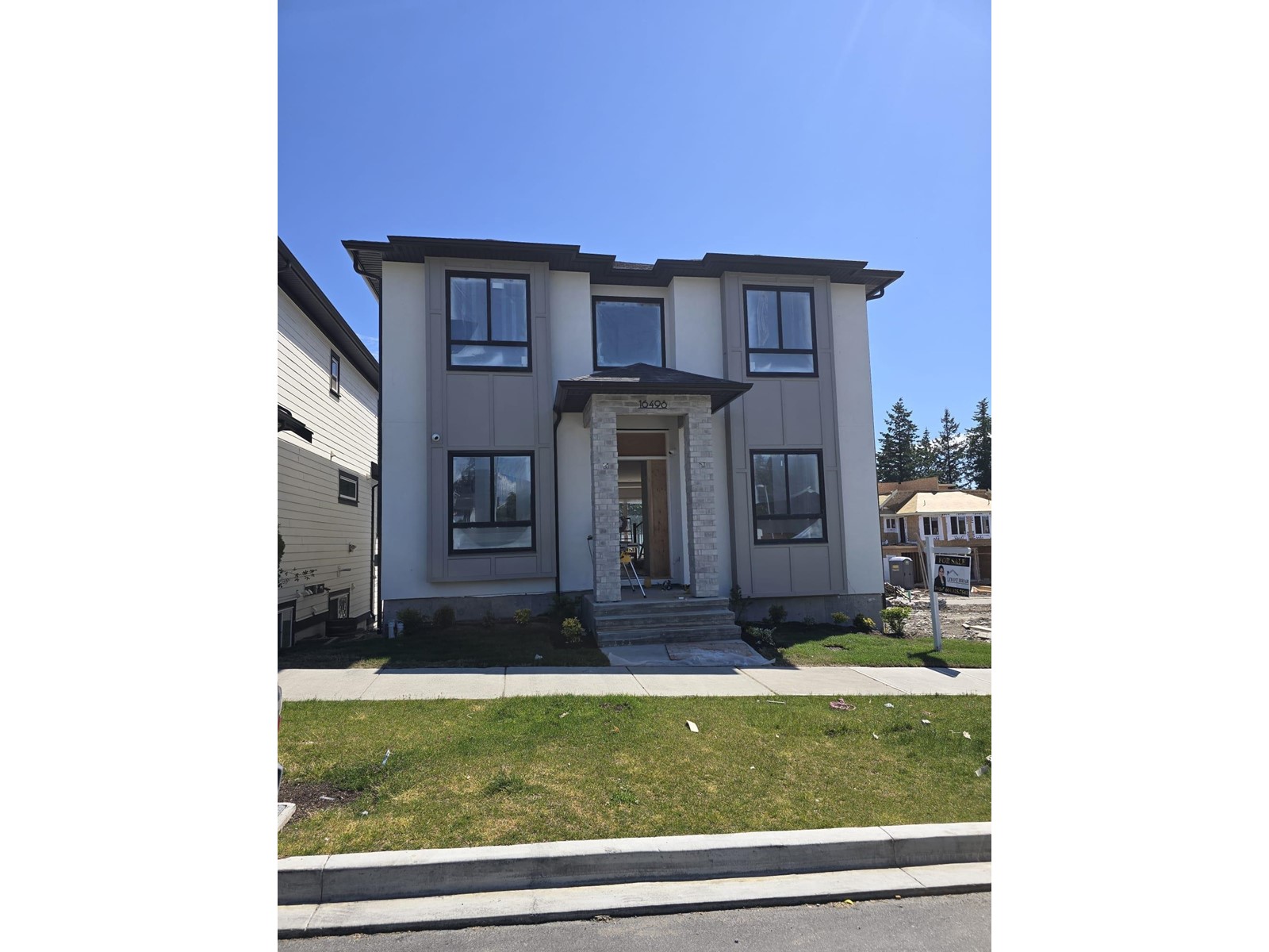 16498 20a Avenue, Surrey, British Columbia  V3Z 0X6 - Photo 2 - R3012021