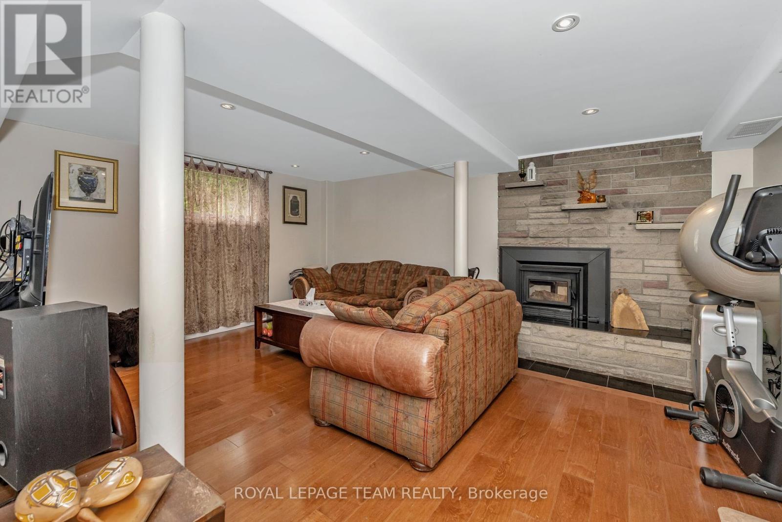 423 Blake Boulevard, Ottawa, Ontario  K1L 6L1 - Photo 17 - X12204723