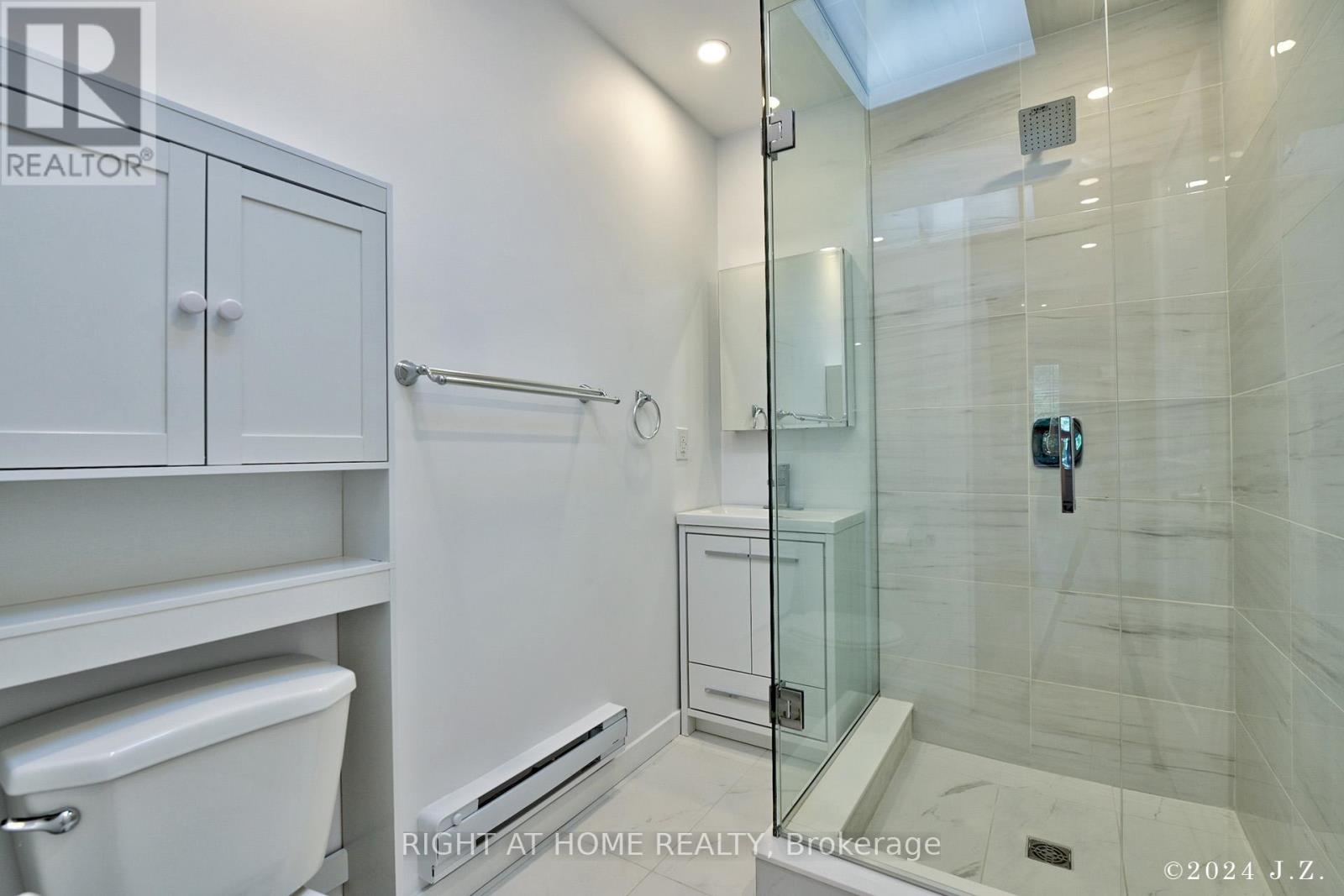 2nd /floor Unit A - 1703 Bayview Avenue, Toronto, Ontario  M4G 3C1 - Photo 10 - C12204677