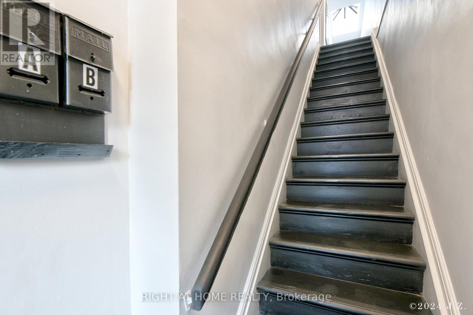 2nd /floor Unit A - 1703 Bayview Avenue, Toronto, Ontario  M4G 3C1 - Photo 2 - C12204677