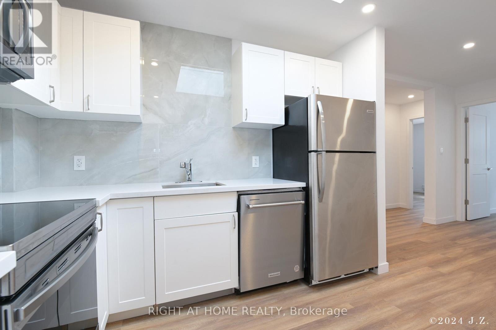 2nd /floor Unit A - 1703 Bayview Avenue, Toronto, Ontario  M4G 3C1 - Photo 4 - C12204677