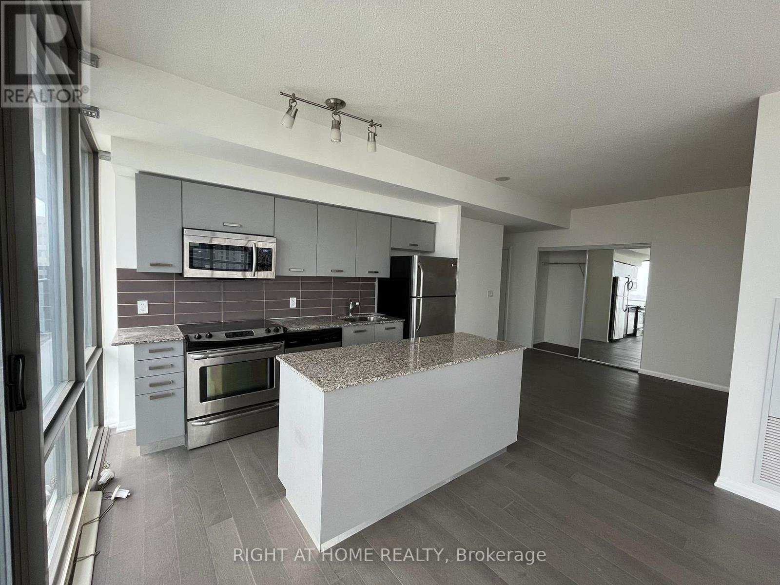 2910 - 832 Bay Street, Toronto, Ontario  M5S 1Z6 - Photo 3 - C12204686