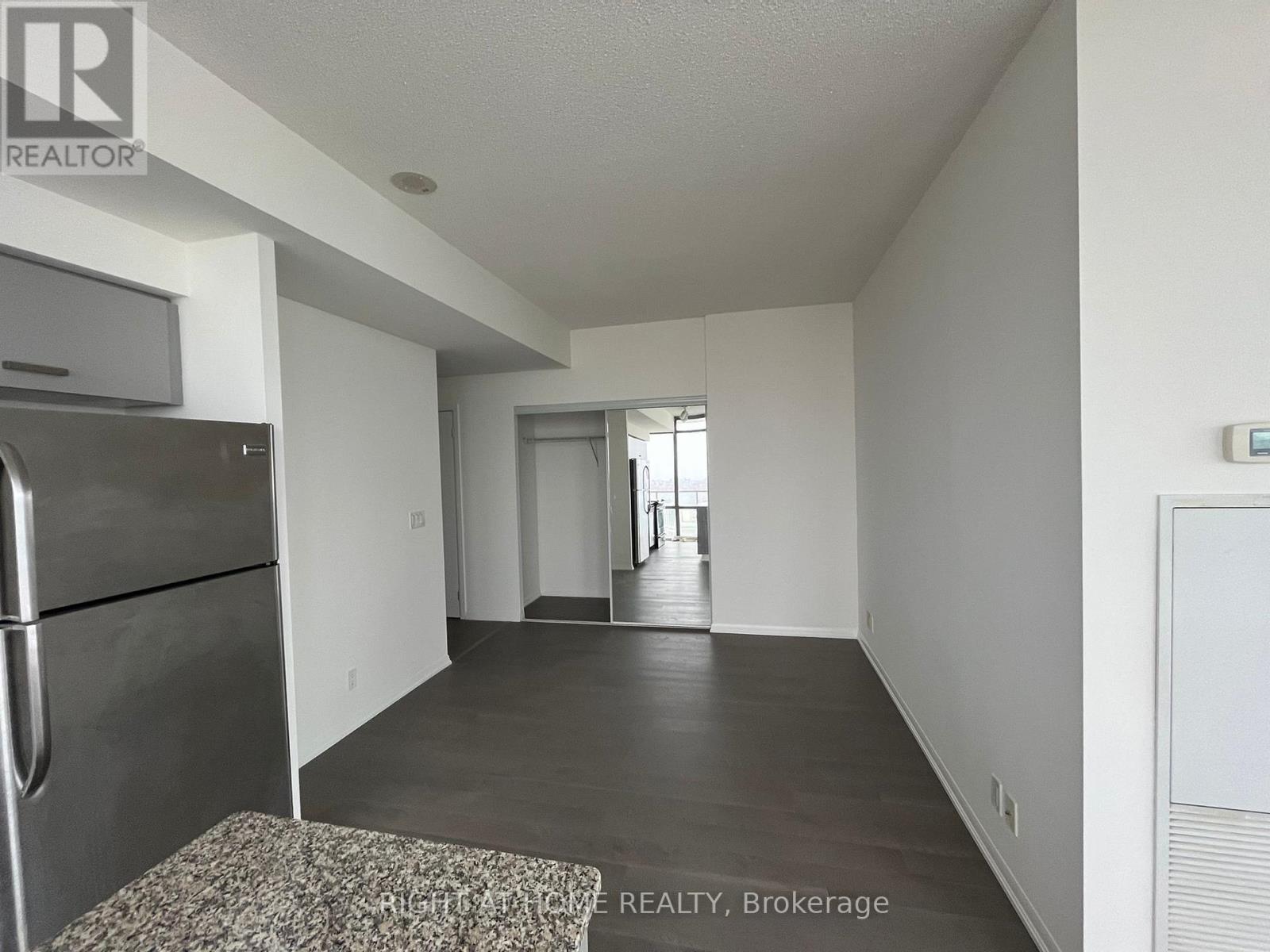 2910 - 832 Bay Street, Toronto, Ontario  M5S 1Z6 - Photo 8 - C12204686