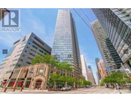 2910 - 832 BAY STREET, Toronto, Ontario