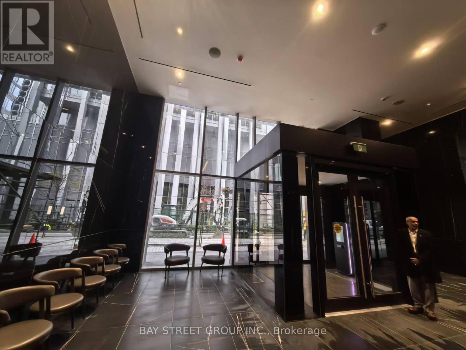 1001 - 11 Yorkville Avenue, Toronto, Ontario  M4W 1L2 - Photo 3 - C12204720