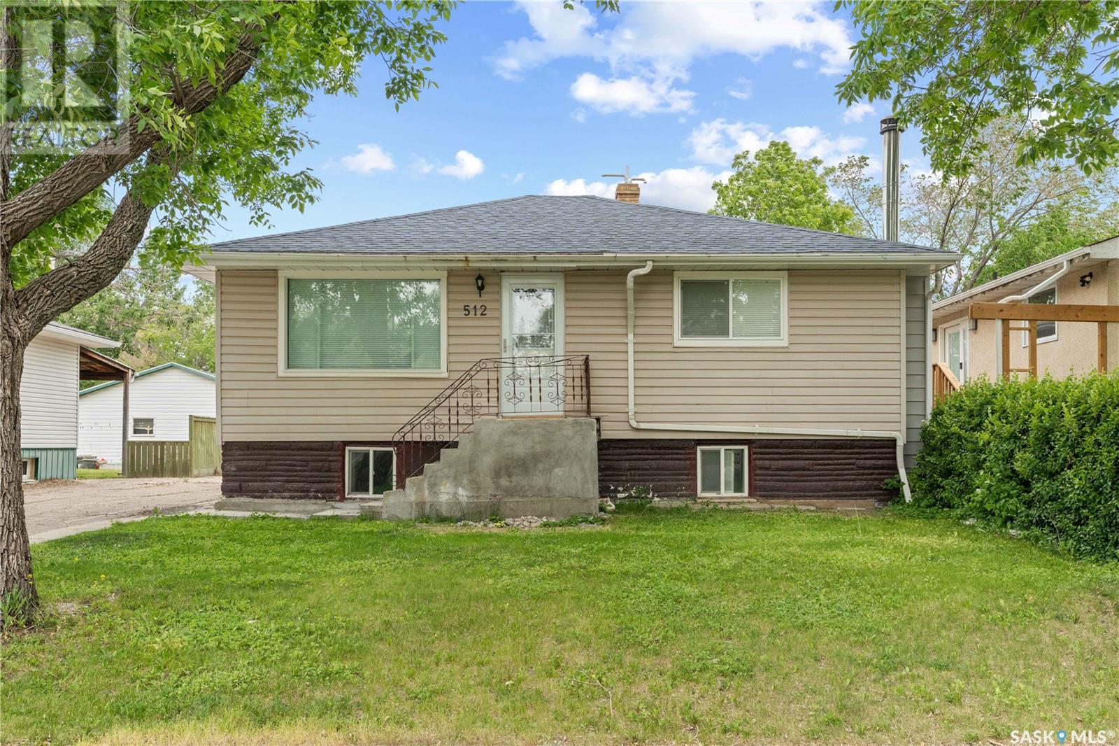 Property at 512 18th AVENUE E image 2