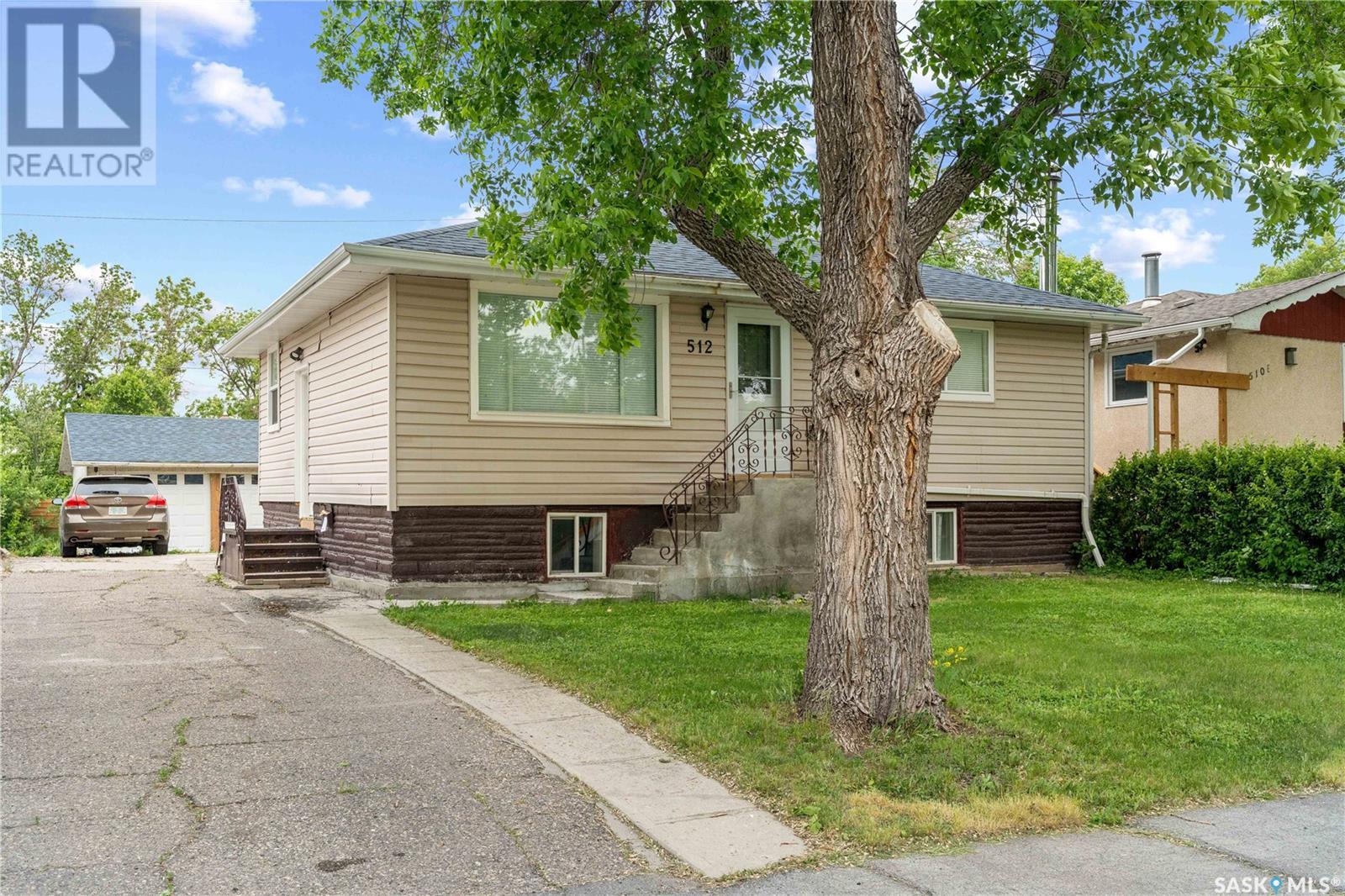 Property at 512 18th AVENUE E image 3