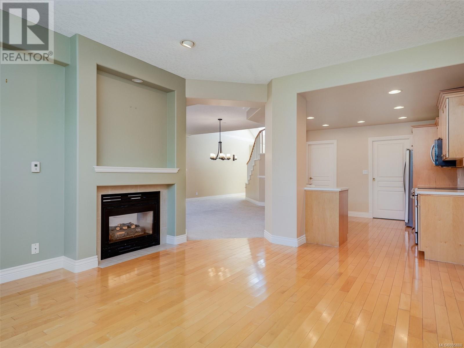 11 4522 Gordon Point Dr, Saanich, British Columbia  V8N 6L4 - Photo 11 - 995888
