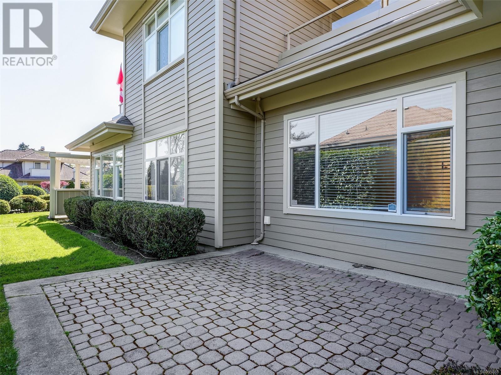 11 4522 Gordon Point Dr, Saanich, British Columbia  V8N 6L4 - Photo 24 - 995888