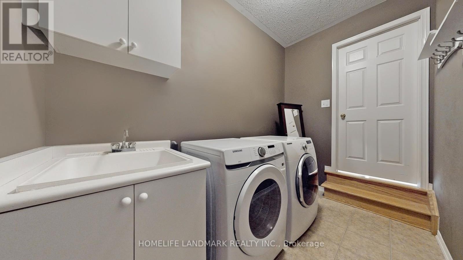 34 Wallwark Street, Aurora, Ontario  L4G 0J2 - Photo 16 - N12198942
