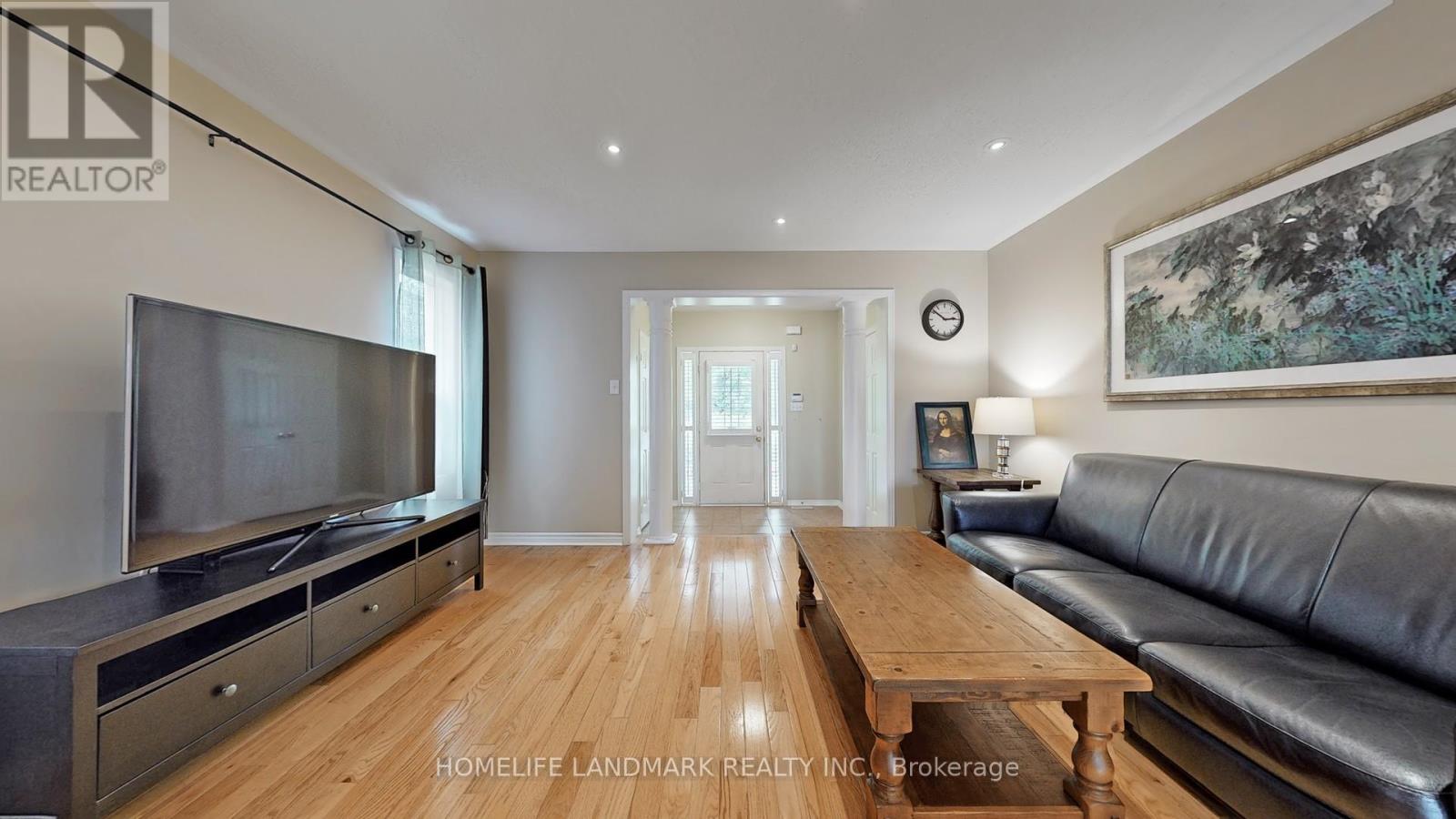 34 Wallwark Street, Aurora, Ontario  L4G 0J2 - Photo 5 - N12198942