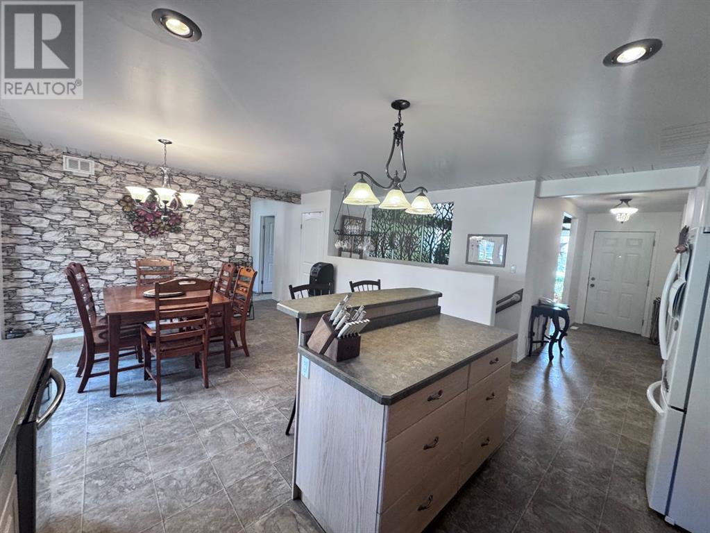 4715 Lake Street, Alix, Alberta  T0C 0B0 - Photo 10 - A2228819