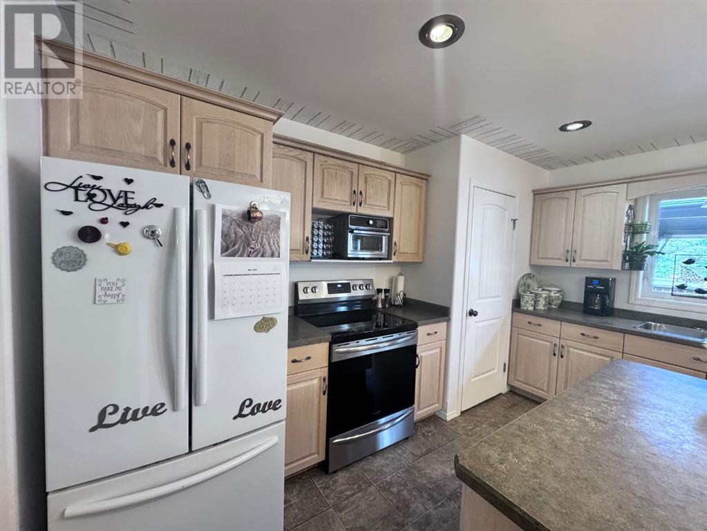 4715 Lake Street, Alix, Alberta  T0C 0B0 - Photo 5 - A2228819