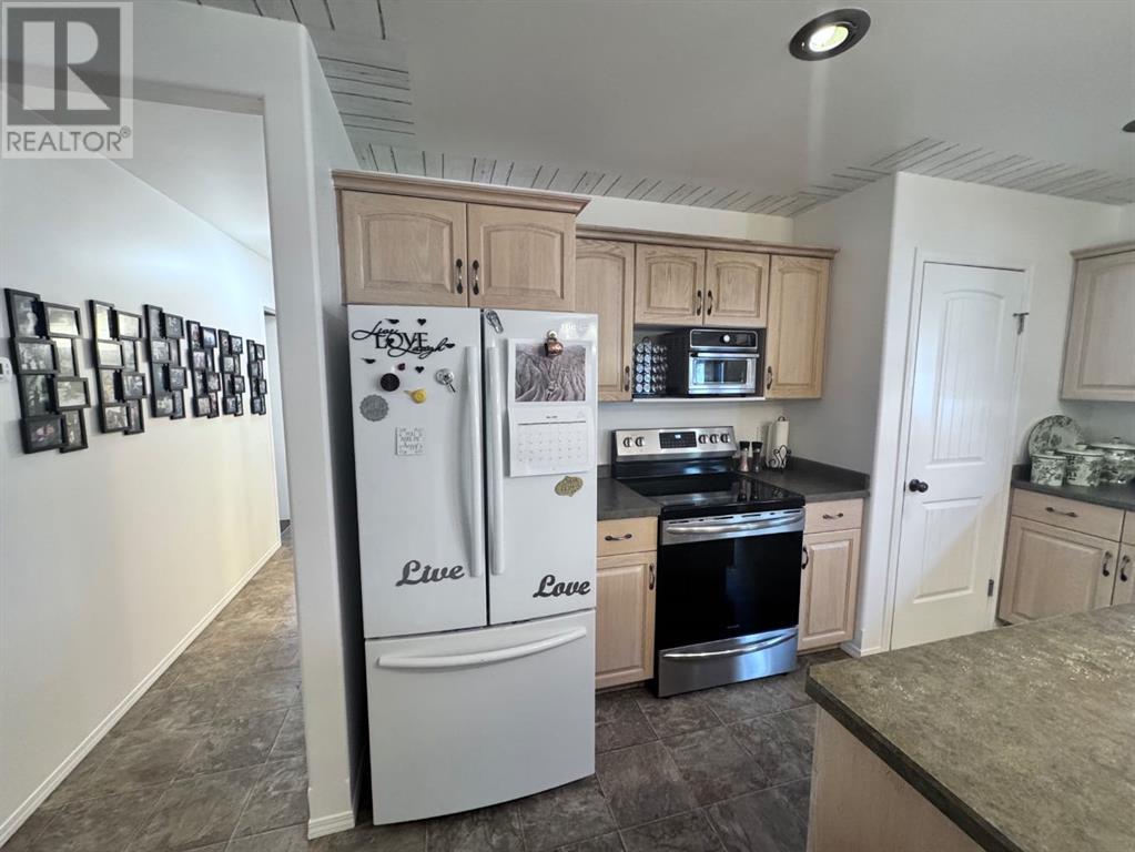 4715 Lake Street, Alix, Alberta  T0C 0B0 - Photo 4 - A2228819