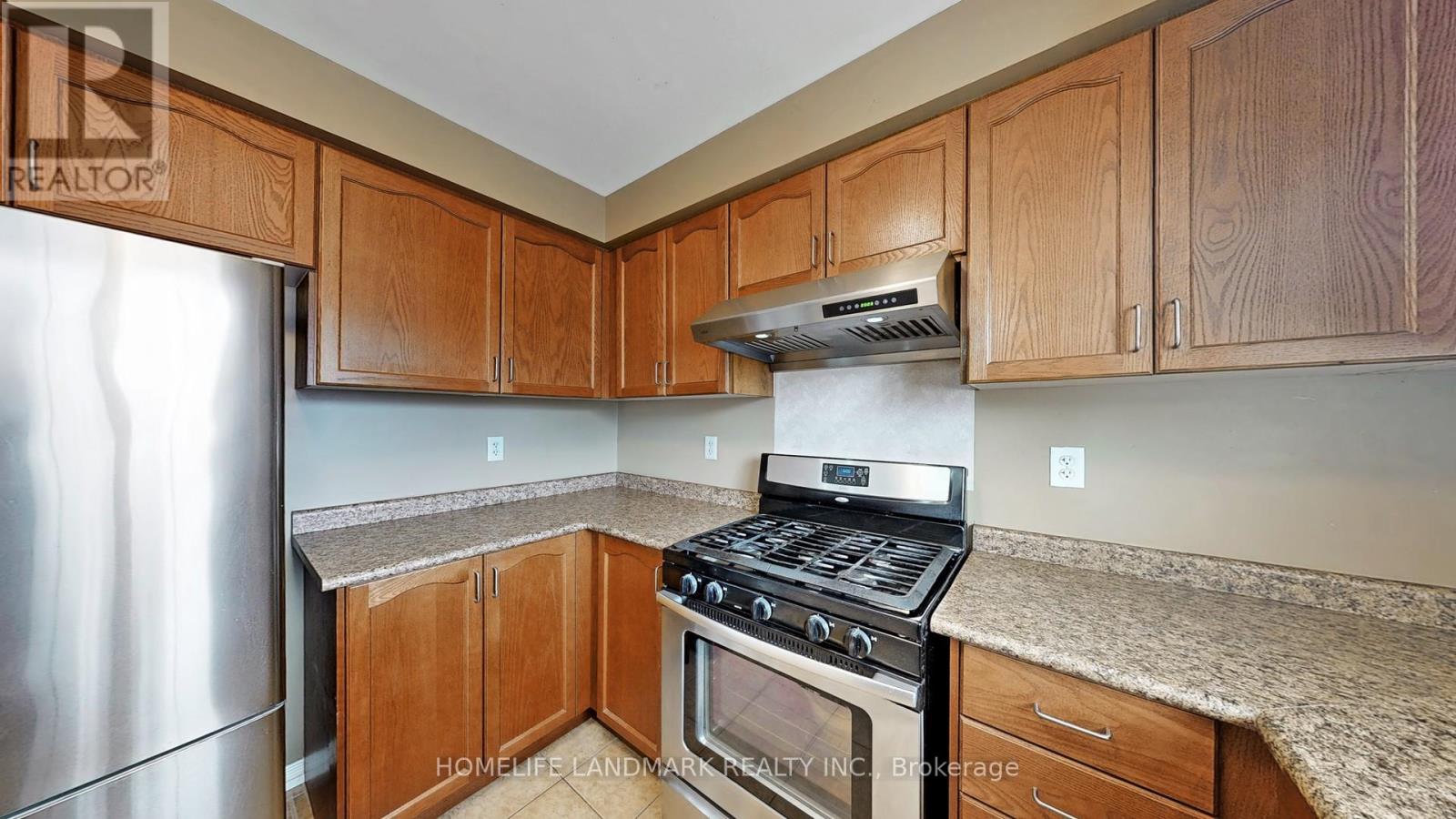 34 Wallwark Street, Aurora, Ontario  L4G 0J2 - Photo 11 - N12198942
